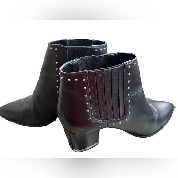 Michael Michael Kors Gemma black Leather
Mid Booties size 6 - Picture 7 of 8